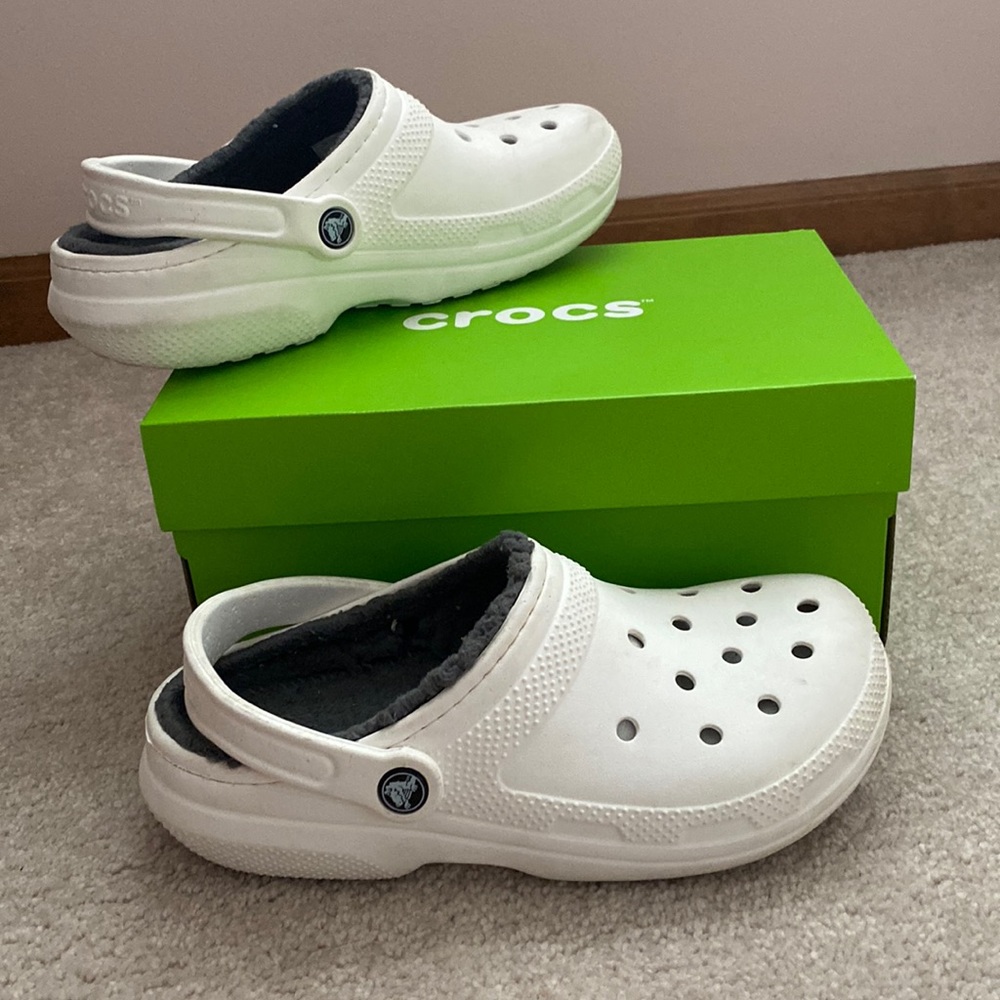 lined fuzzy crocs